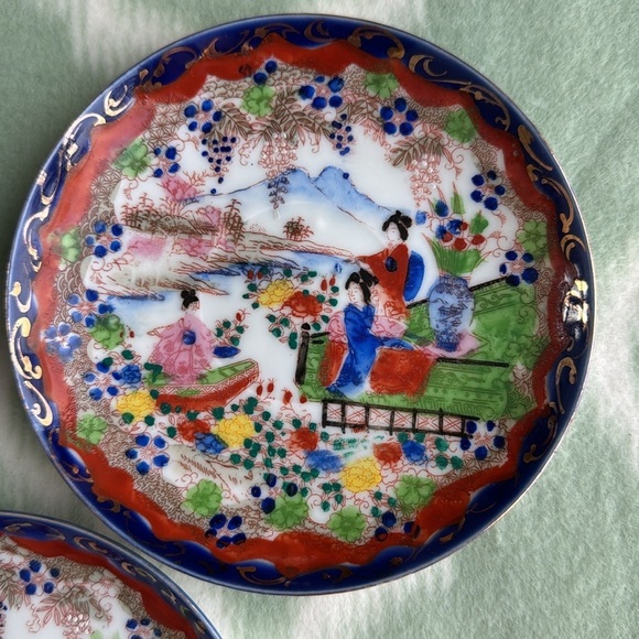Vintage Japan Decorative Plates Set - Picture 5 of 8